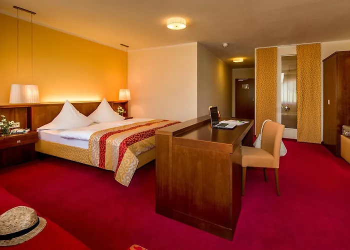 מלון Hotel-restaurant Distlerhof Leinburg